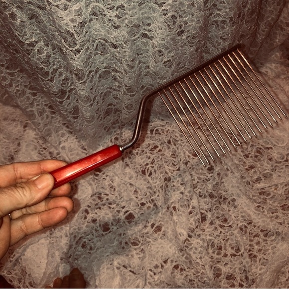 Vintage angel food cake cutter, red Bakelite handle, stainless cake cutter part. - Picture 5 of 5